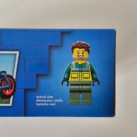 NIB LEGO 40582 City 4x4 Off-Road Ambulance Rescue 162pcs FACTORY SEALED! RETIRED - Picture 5 of 6